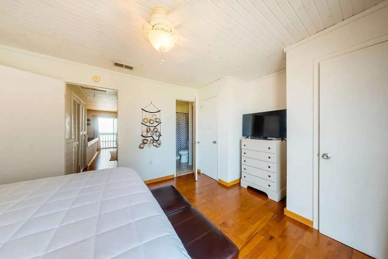 Hotel Beachwalk #6 *