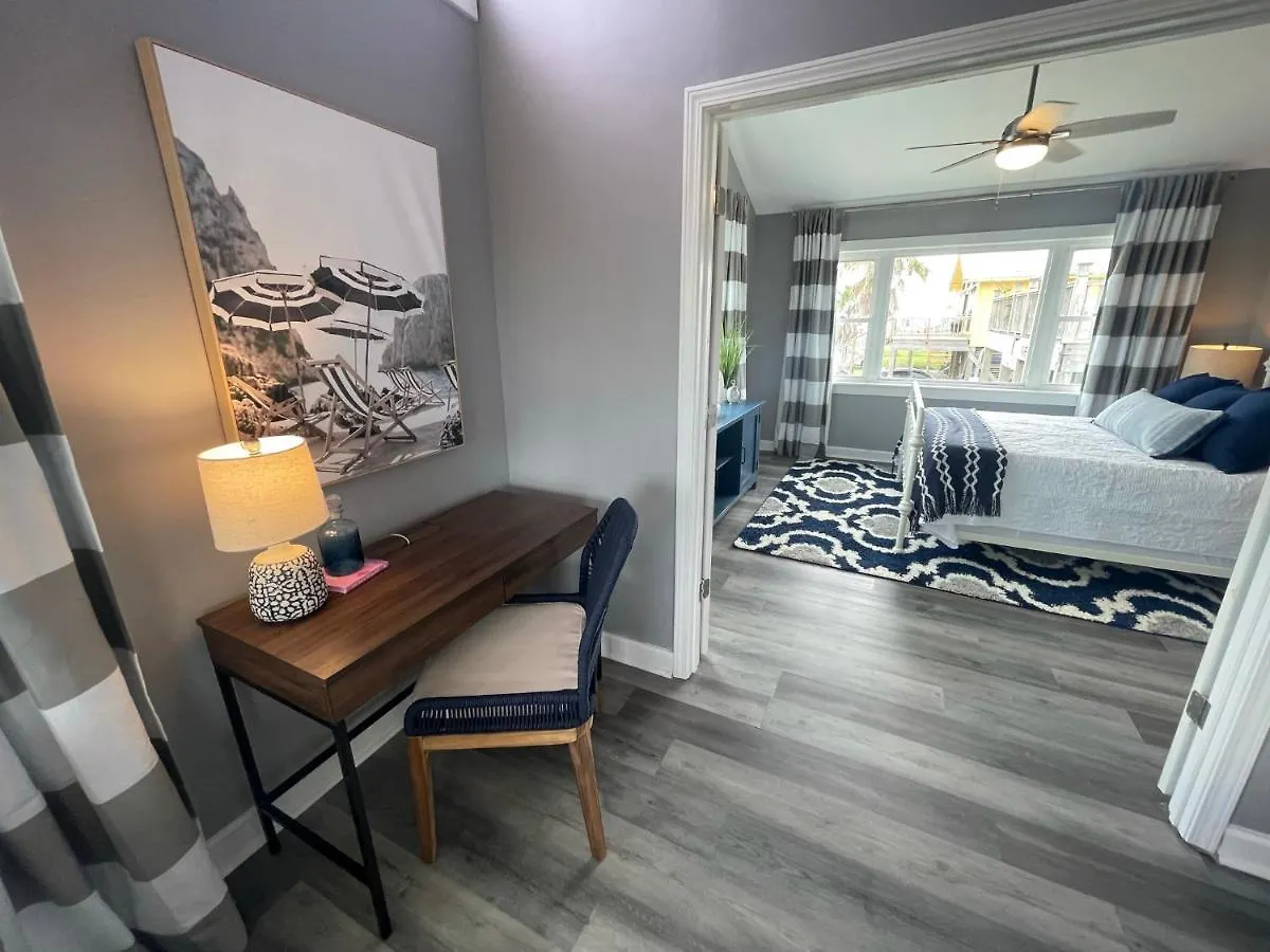 Beachside Paws Cottage: Pet-friendly Oasis With Outdoor Living * Gulf Shores