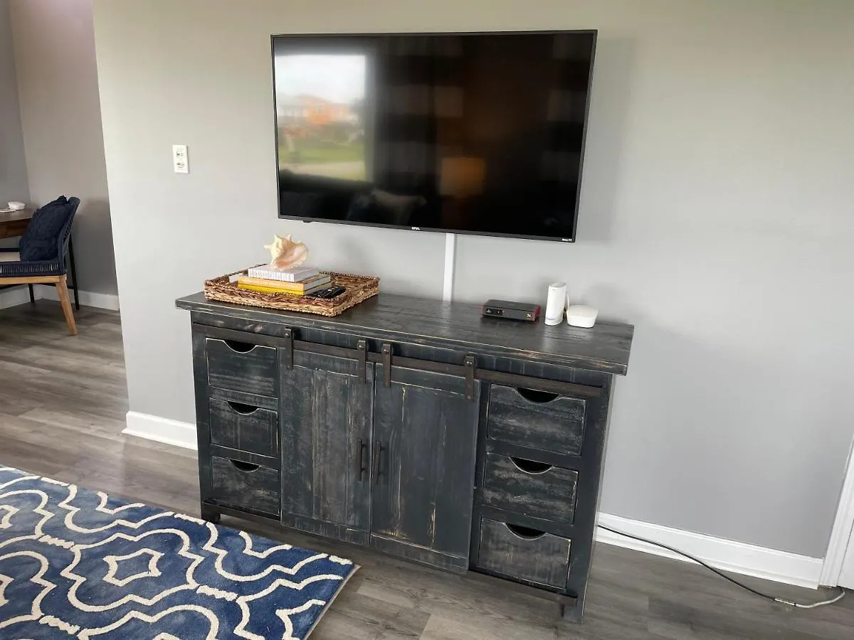 Beachside Paws Cottage: Pet-friendly Oasis With Outdoor Living Holiday home Gulf Shores