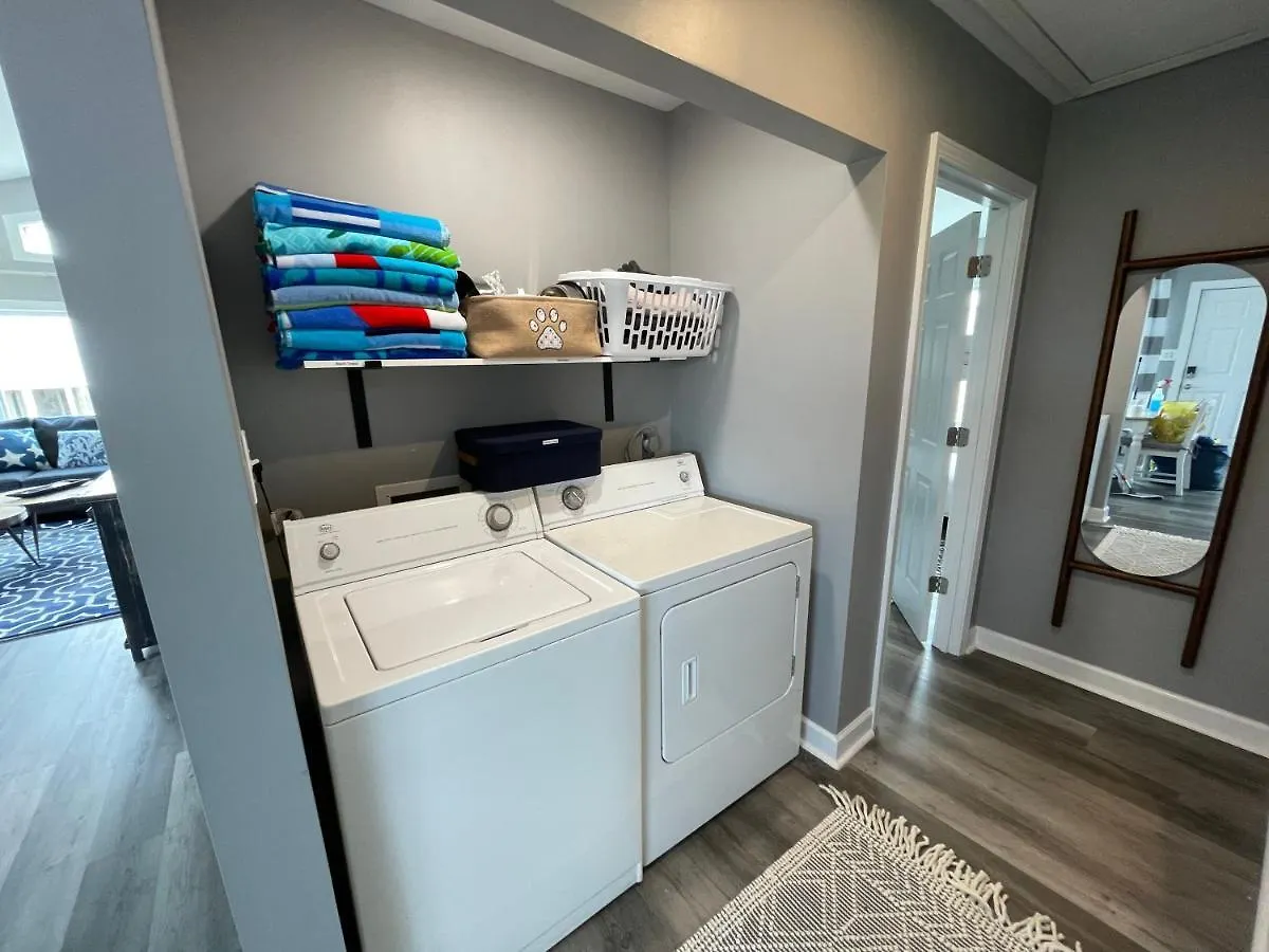 Holiday home Beachside Paws Cottage: Pet-friendly Oasis With Outdoor Living *