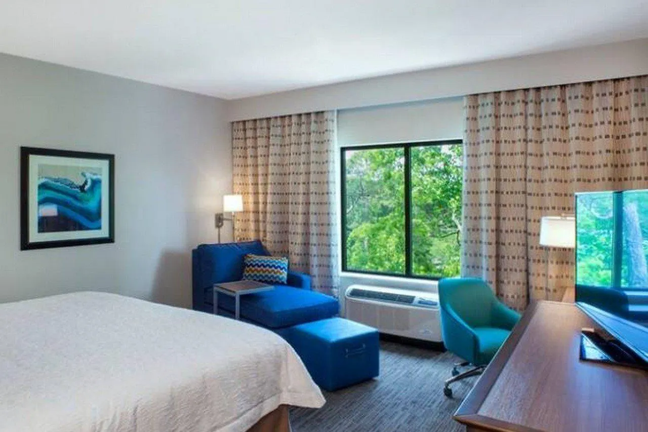 Hampton Otel 3*