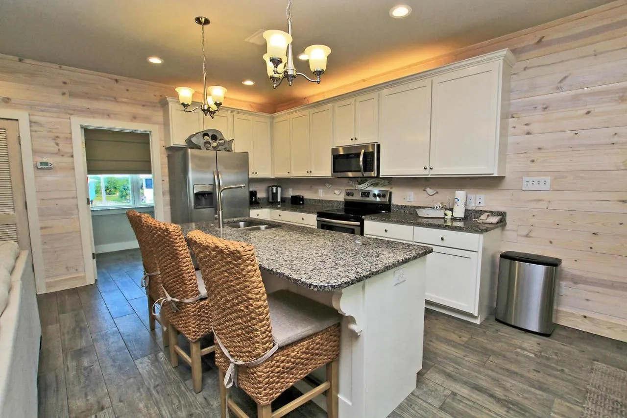 Holiday home Romeo By Youngs Suncoast *