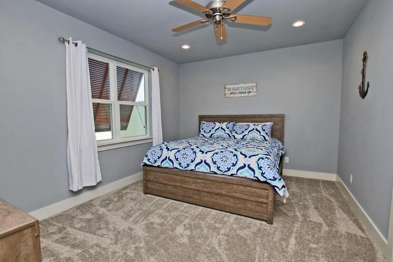 Holiday home Romeo By Youngs Suncoast *