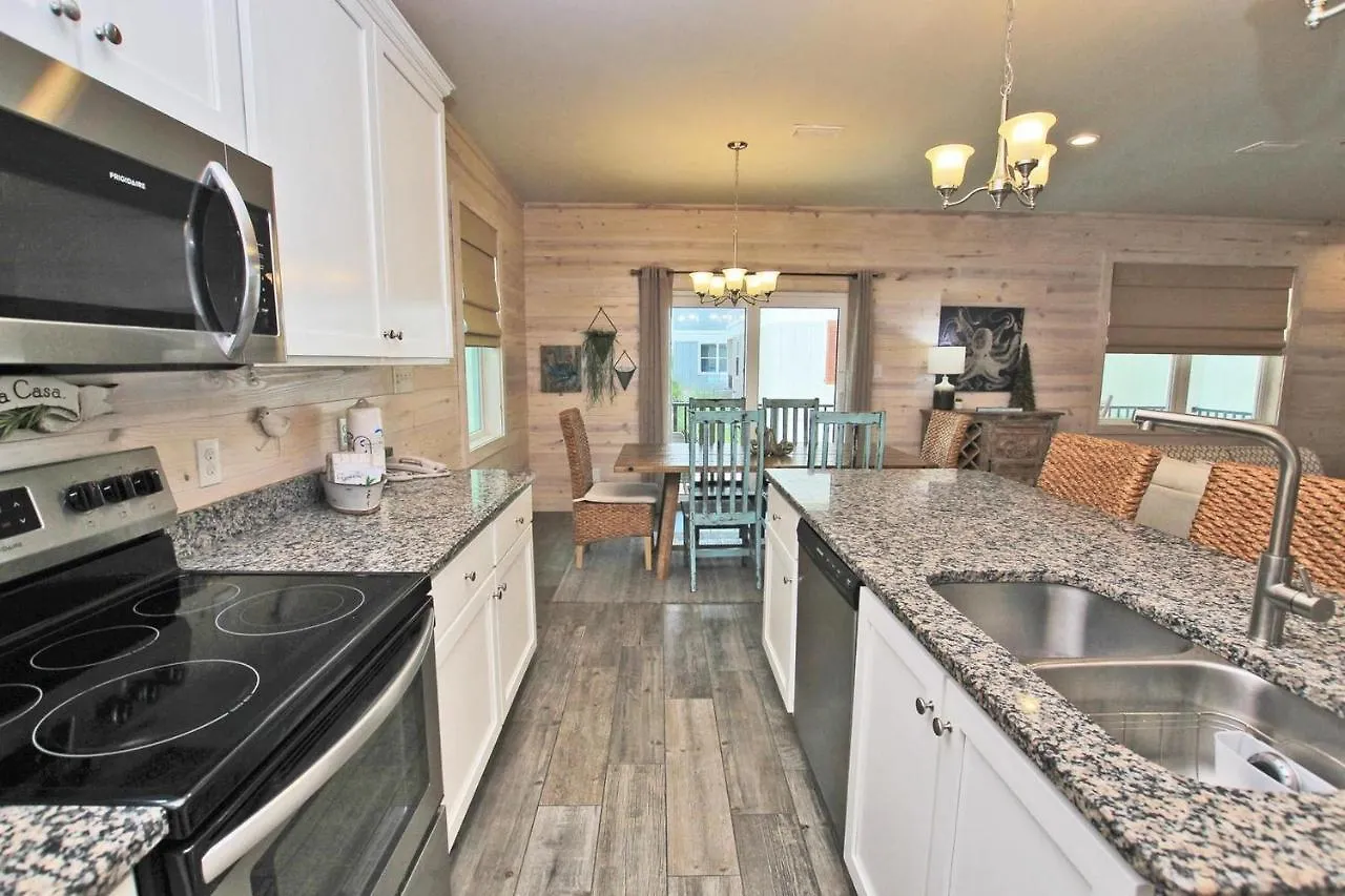 Holiday home Romeo By Youngs Suncoast *