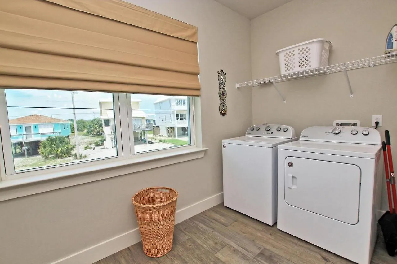 Holiday home Romeo By Youngs Suncoast