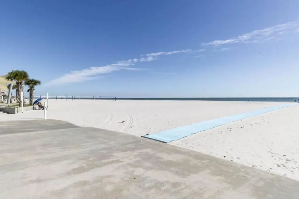 South Winds Unit 2-gorgeous Newly Updated In The Heart Of Gulf Shores!! Apartment Gulf Shores