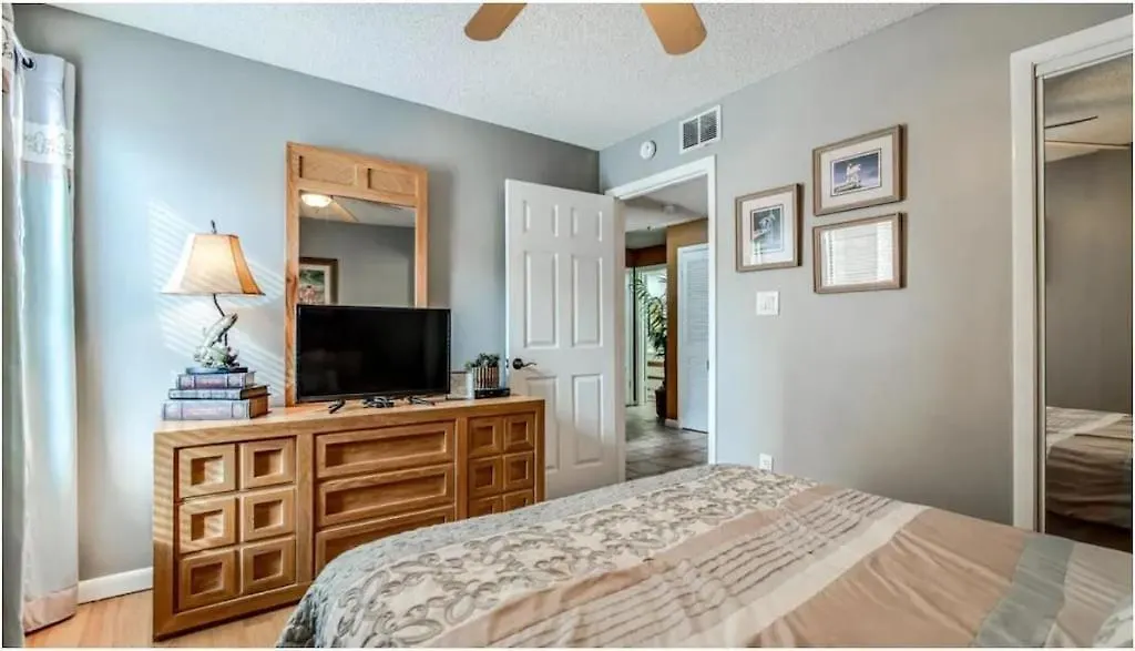 Compass Point Unit 610