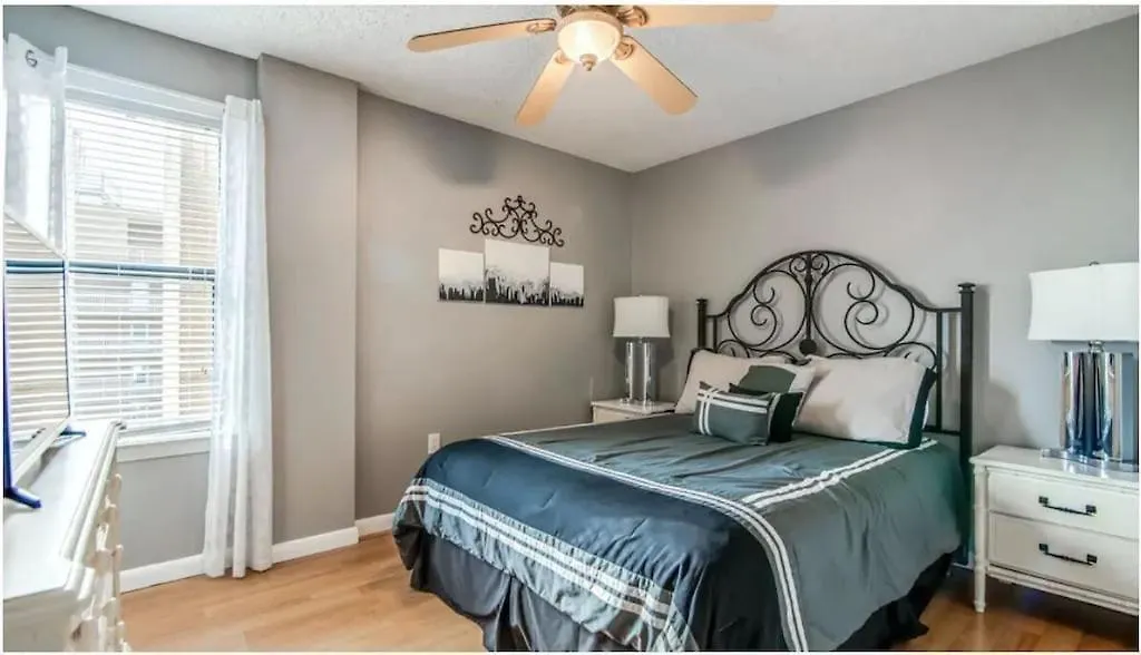 Compass Point Unit 610