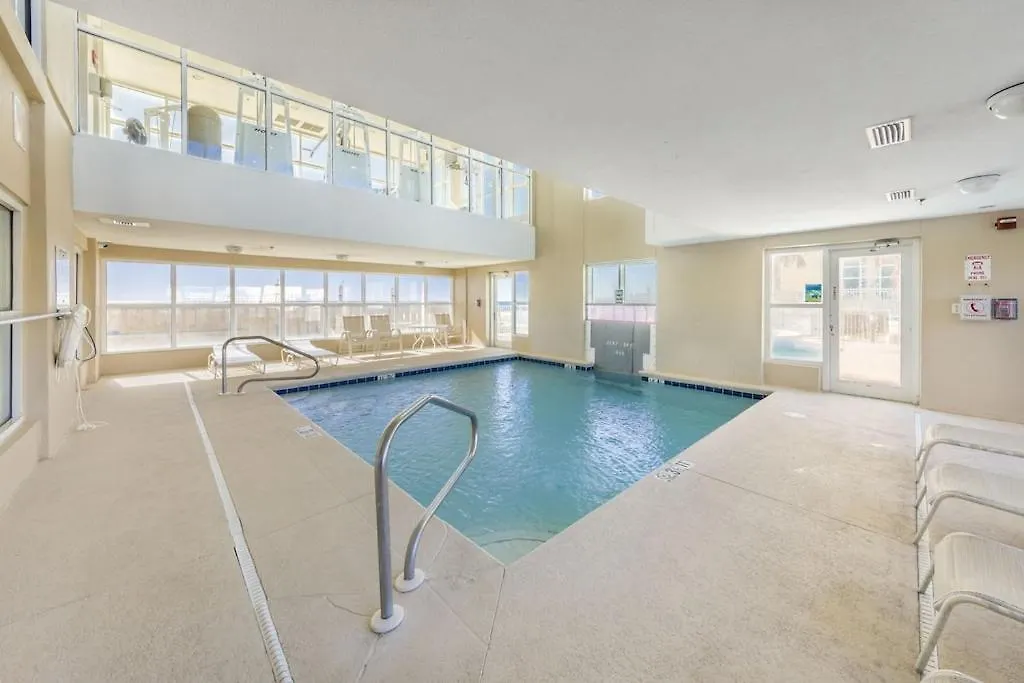 Holiday home Crystal Shores 606