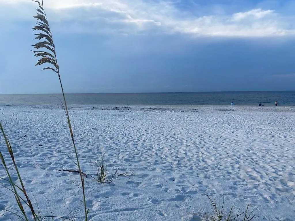 At Dunes Park Unit G Holiday home Gulf Shores