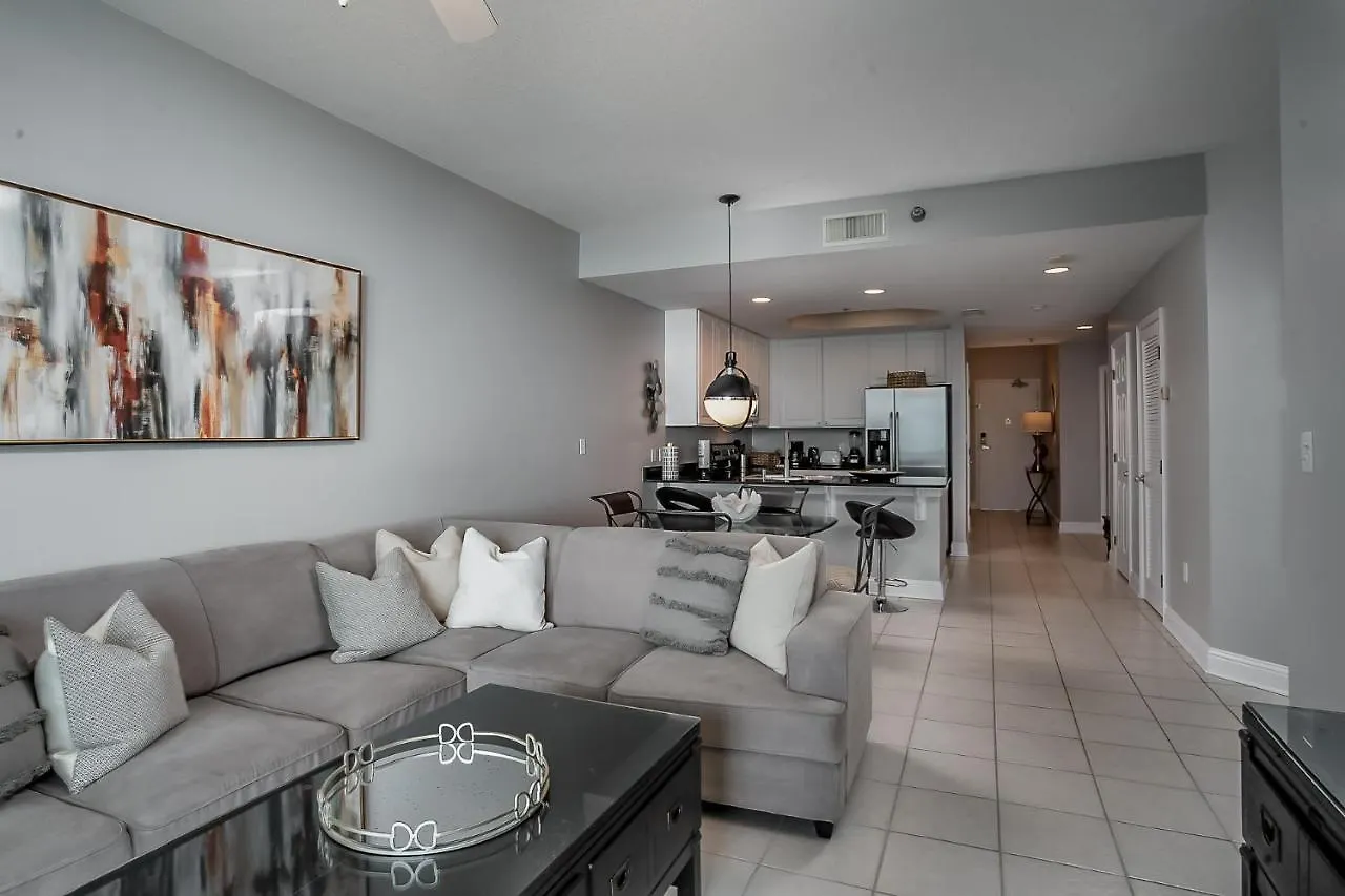 Lighthouse 411 Apartment *