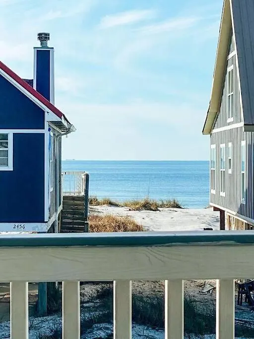 Eye-catching W/ Picturesque Coastal Views