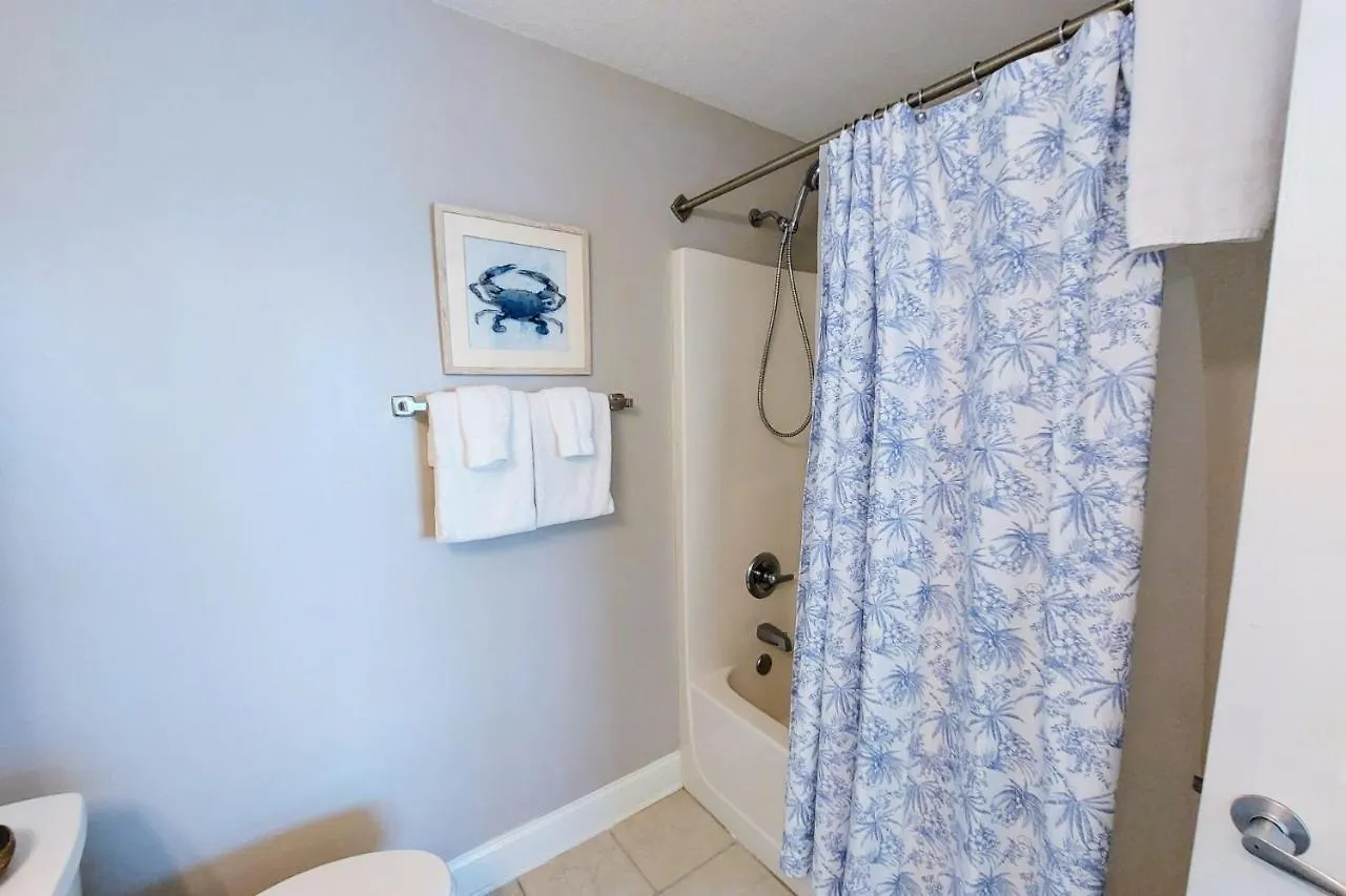 Apartment Crystal Shores1006 *