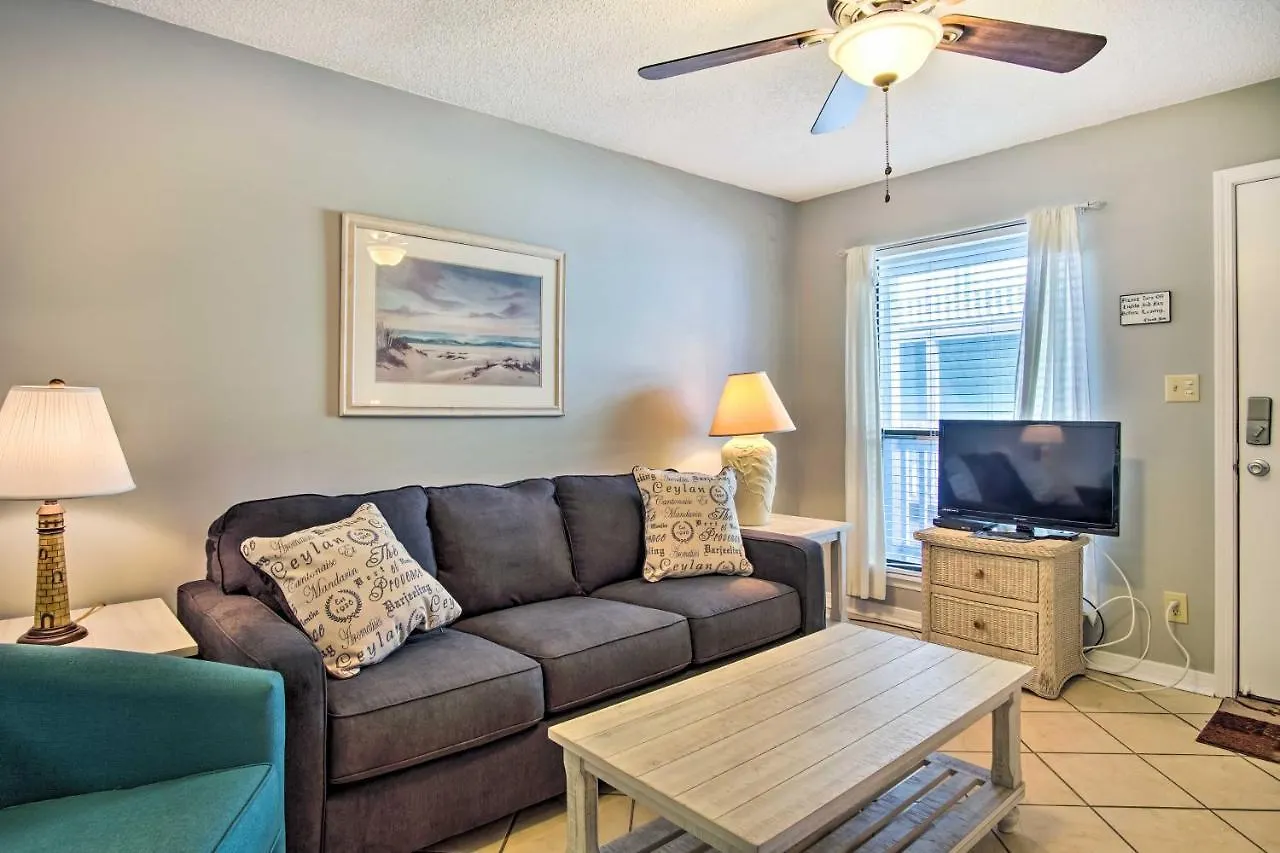 With Pool Access Steps To Beach! Apartment