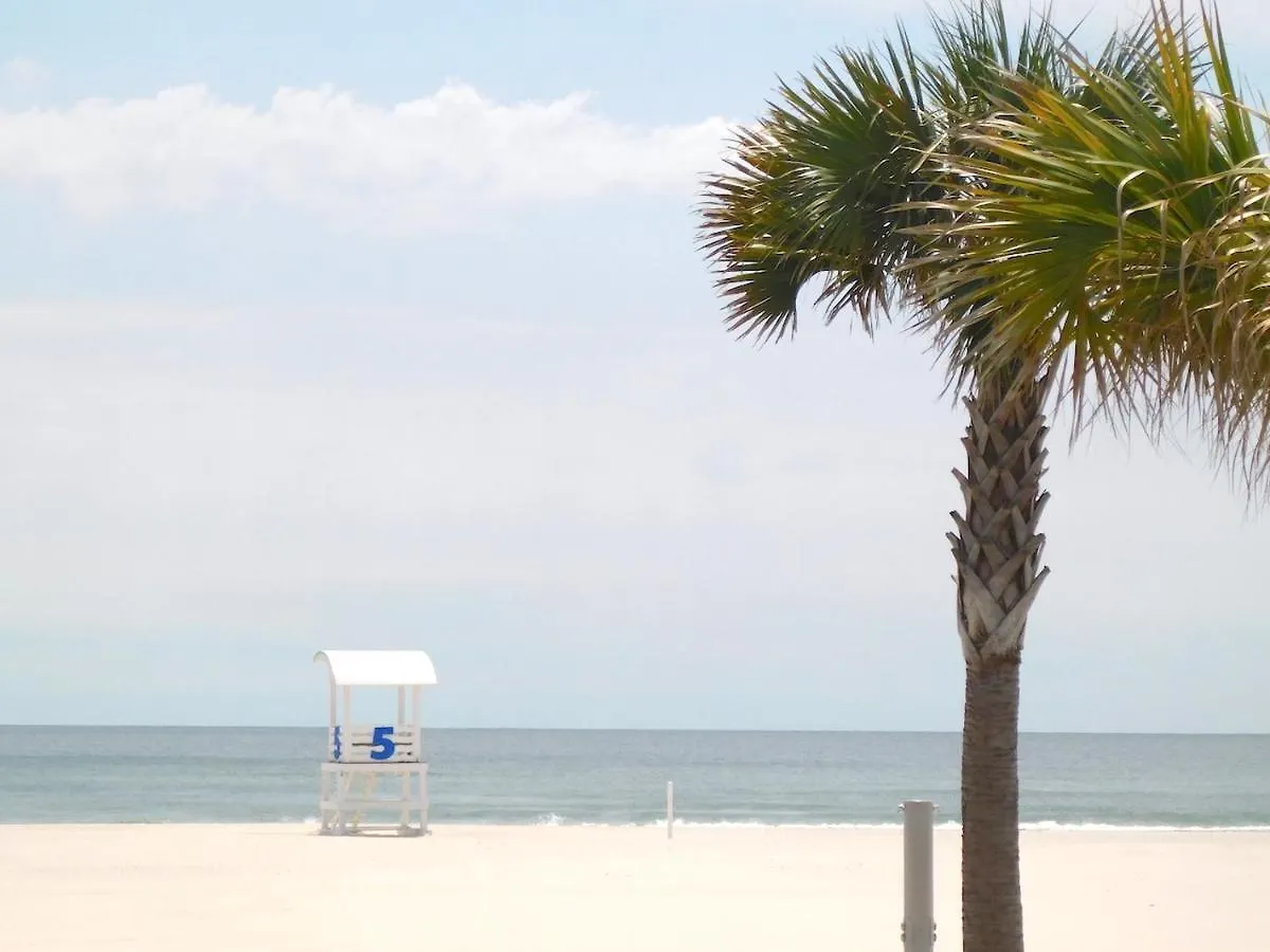 Holiday home Budget Friendly Within Walking Distance To The Beach!