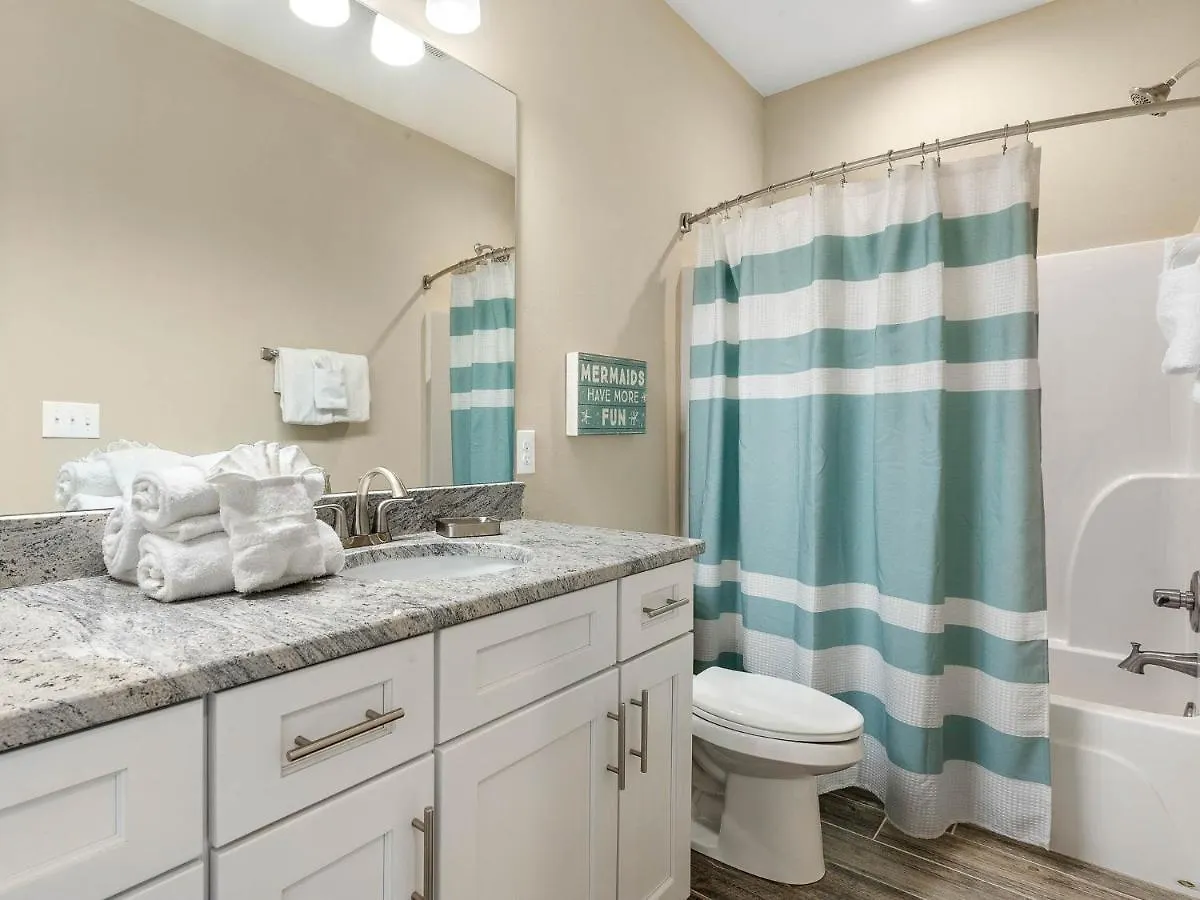 White Holiday home Gulf Shores