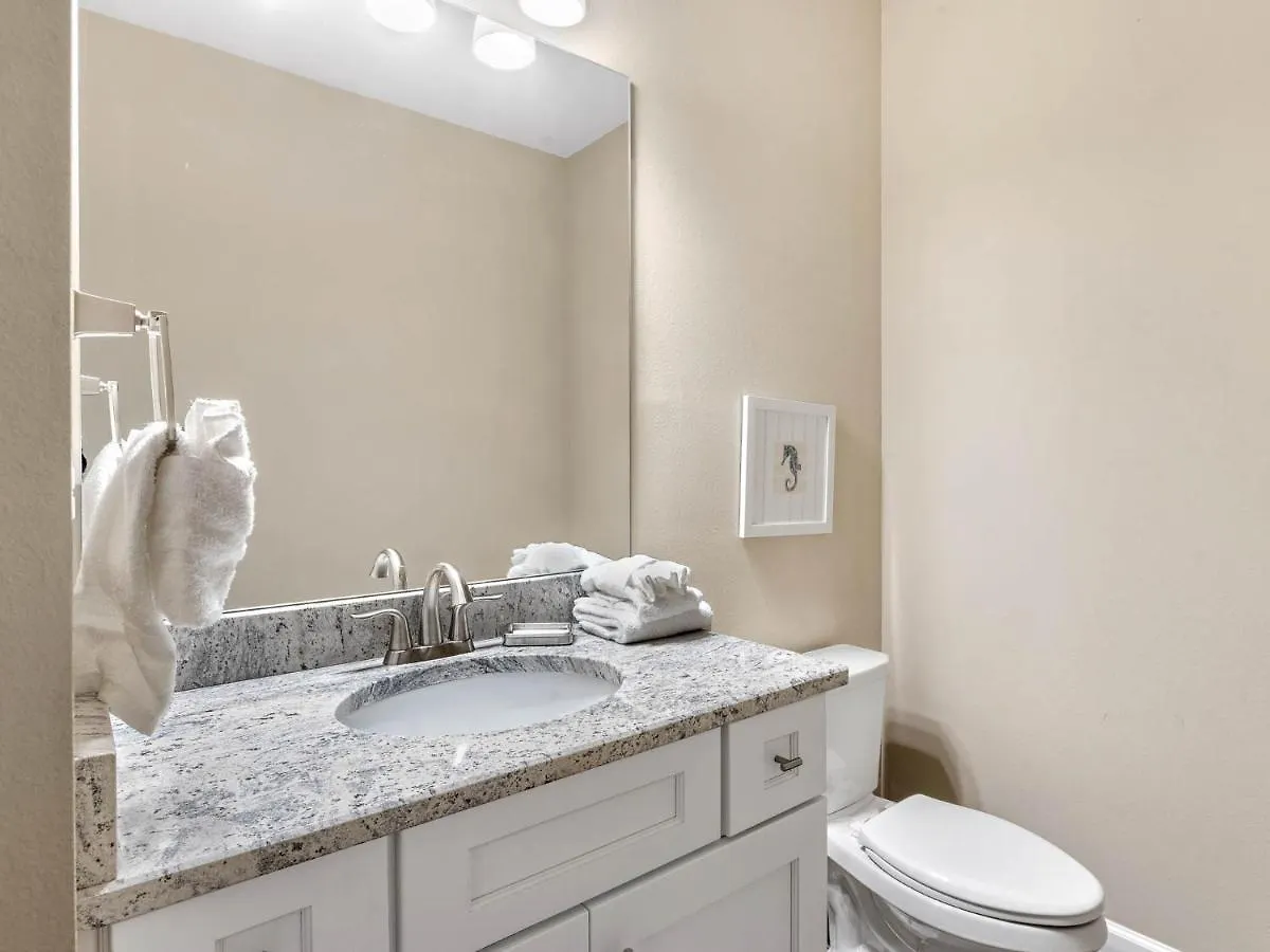 White Holiday home Gulf Shores