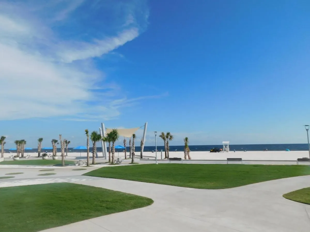 Budget Friendly Condo! Heart Of Across From The Hangout! Gulf Shores