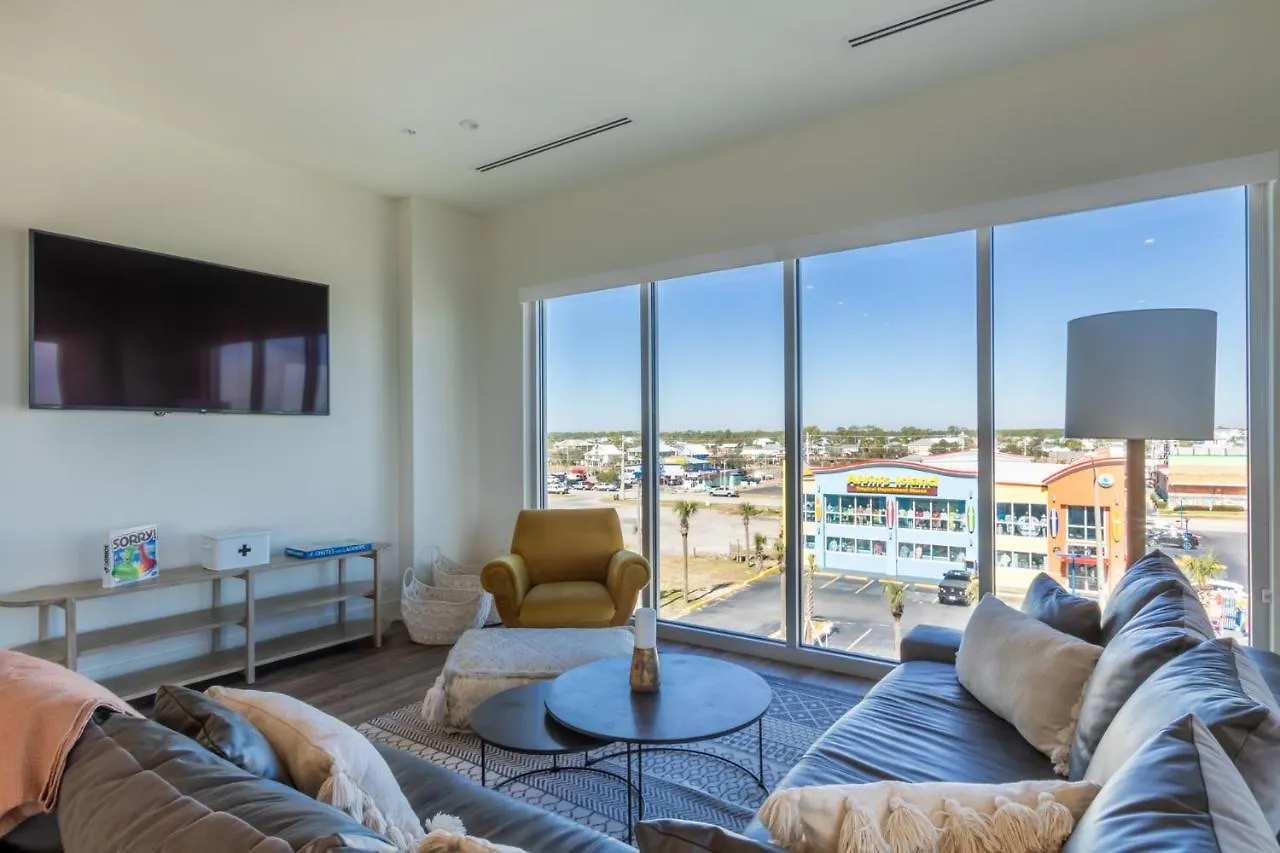 Spectacular 5 Bedroom Luxury With Rooftop Pool Right On The Beach, Next To The Hangout! Gulf Shores