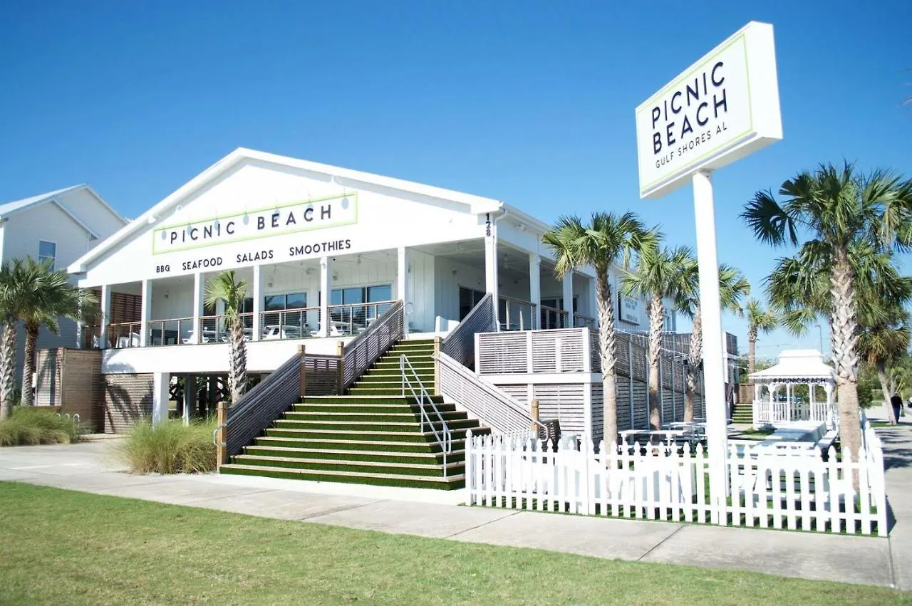 Holiday home Budget Friendly Perfect For A Romantic Getaway Within Walking Distance To The Beach! Gulf Shores