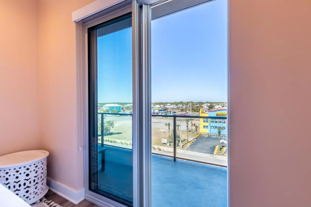 Glamorous 5 Bedroom Right Next To The Hangout!