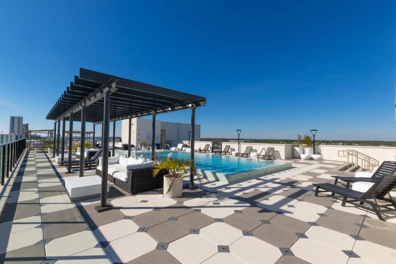 Elegant 4 Bedroom Luxury With Rooftop Pool Next To The Hangout Holiday home *