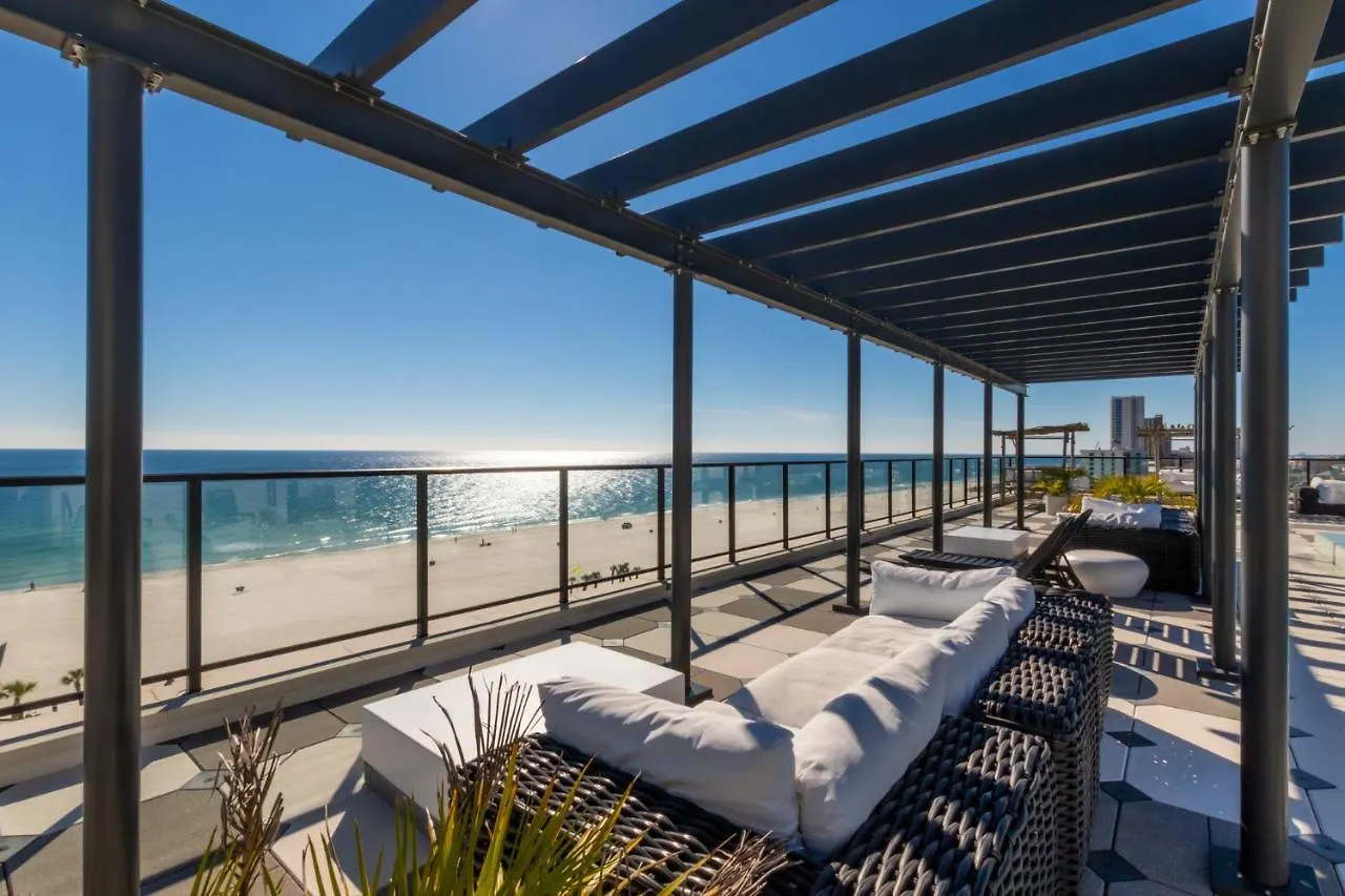 Beachfront, Luxury 4 Bedroom With Gulf Views Next To The Hangout! Gulf Shores