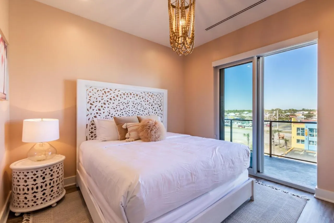 Spectacular 5 Bedroom Luxury With Rooftop Pool Right On The Beach, Next To The Hangout!