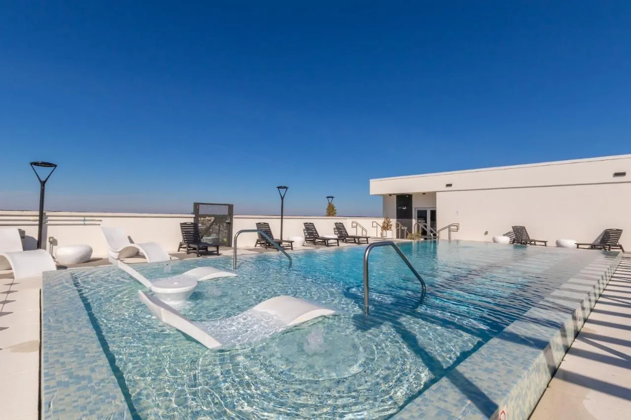 Beachfront, Luxury 4 Bedroom With Gulf Views Next To The Hangout! Holiday home *
