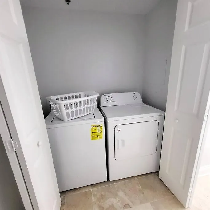 Club B2003- 4 Bdrm-4 Bath-updated Beachfront *