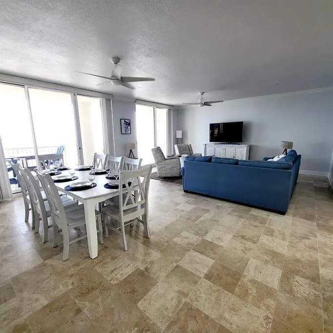 Apartment Club B2003- 4 Bdrm-4 Bath-updated Beachfront *