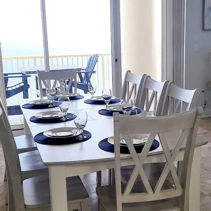 Apartment Club B2003- 4 Bdrm-4 Bath-updated Beachfront *