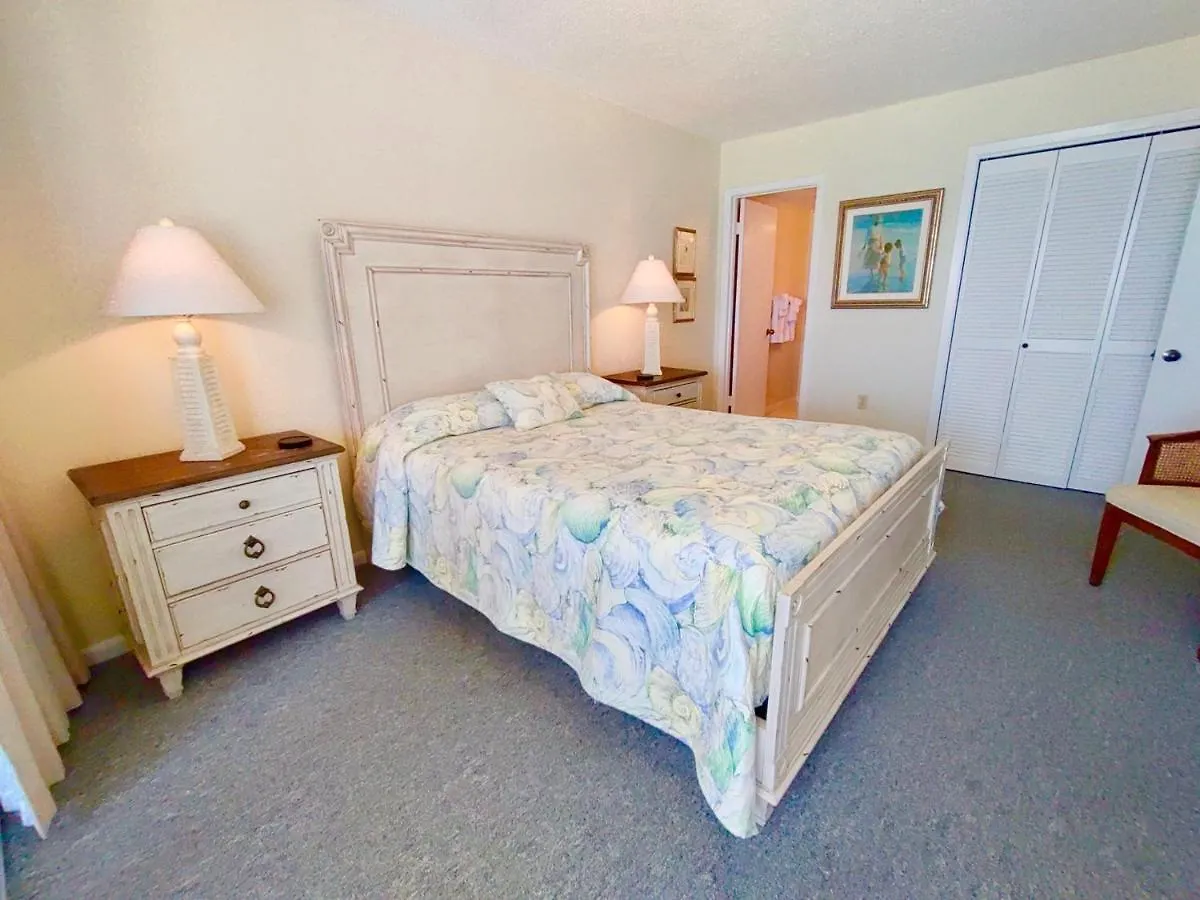 Edgewater 43