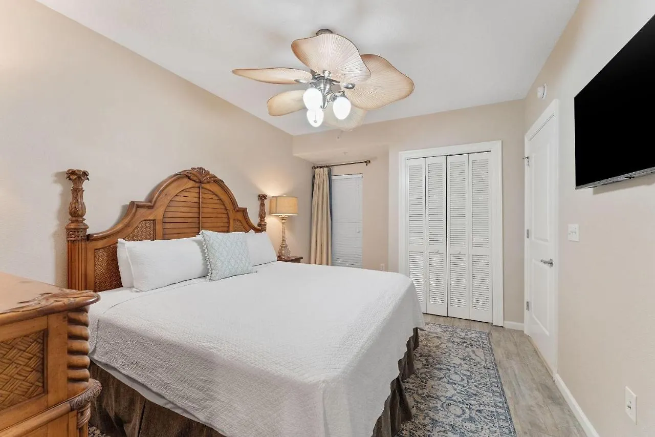 Holiday home Colonnades 1601
