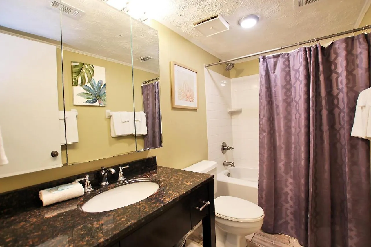 Holiday home Compass Point 205
