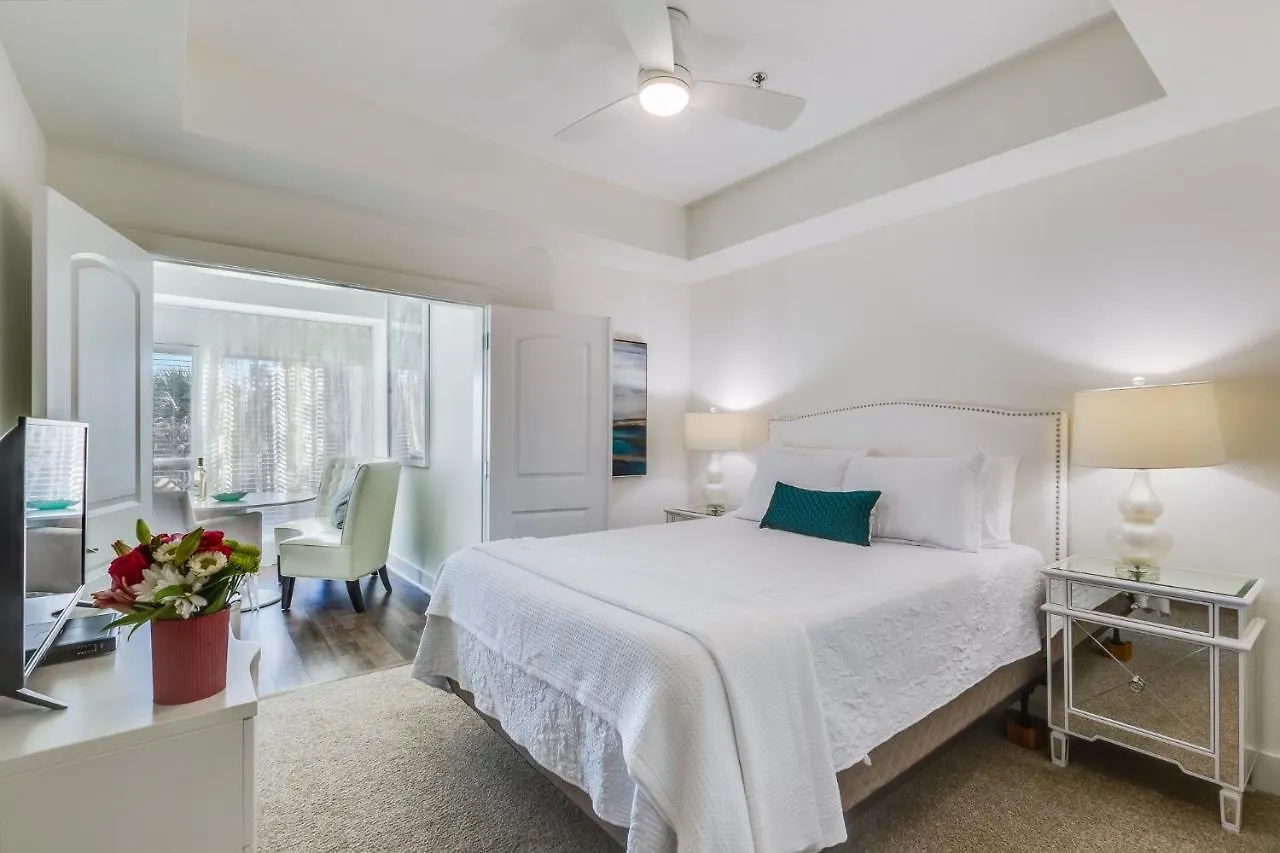 Apartment One Club *