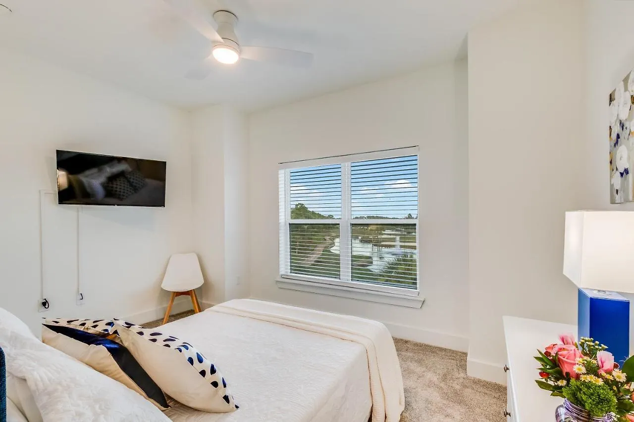 One Club Apartment *