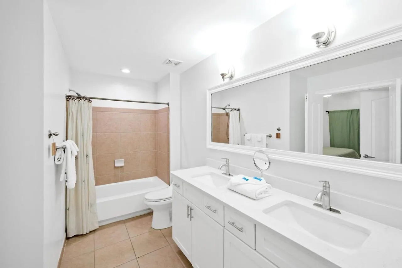 Indies 510 Apartment *