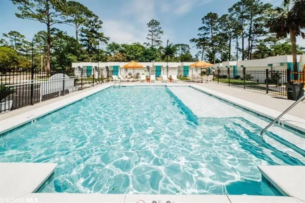 Getaway Steps Away From The Pool! * Gulf Shores