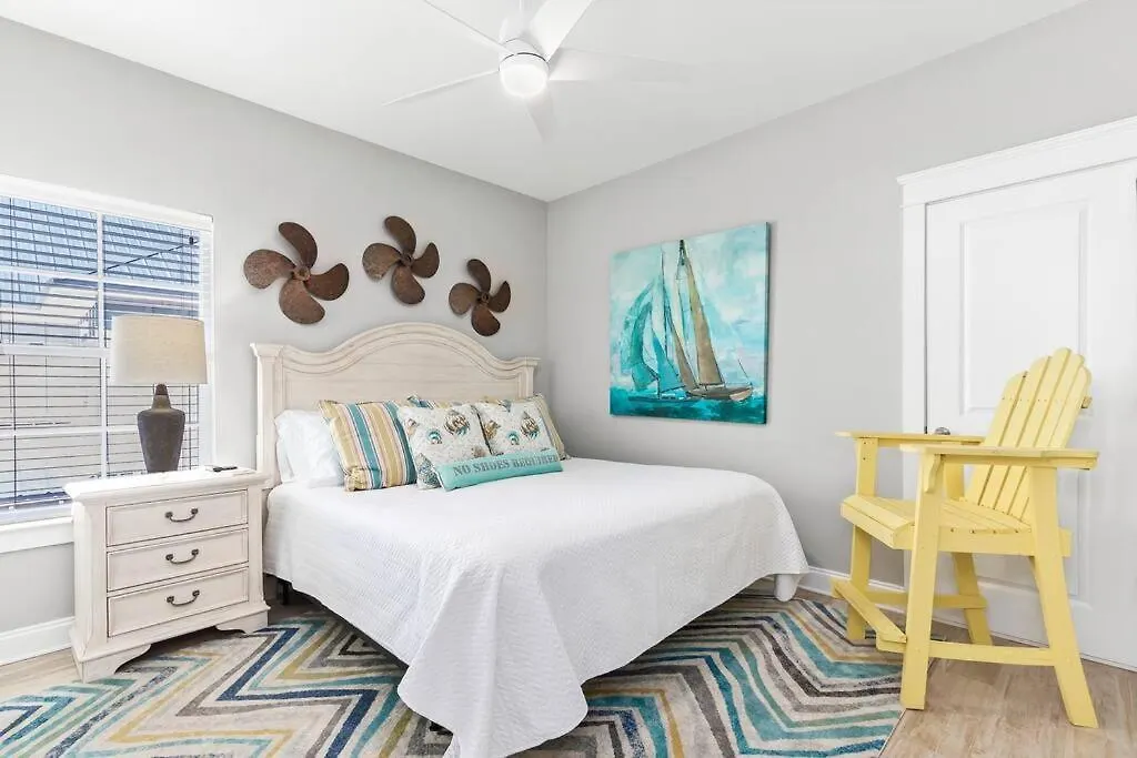 Luxury Orange House - Pool - Hammocks - Bikes Holiday home Gulf Shores