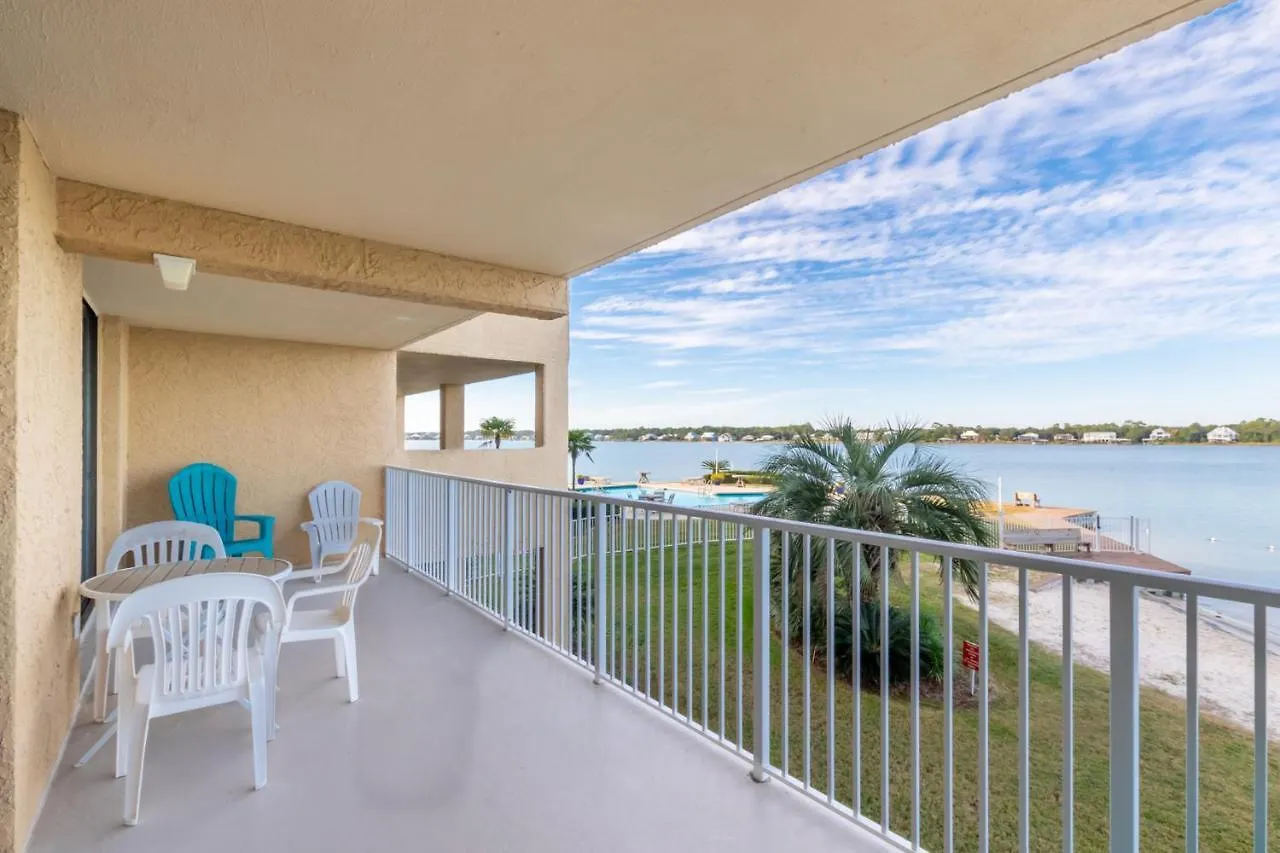Apartment Compass Point 108 *
