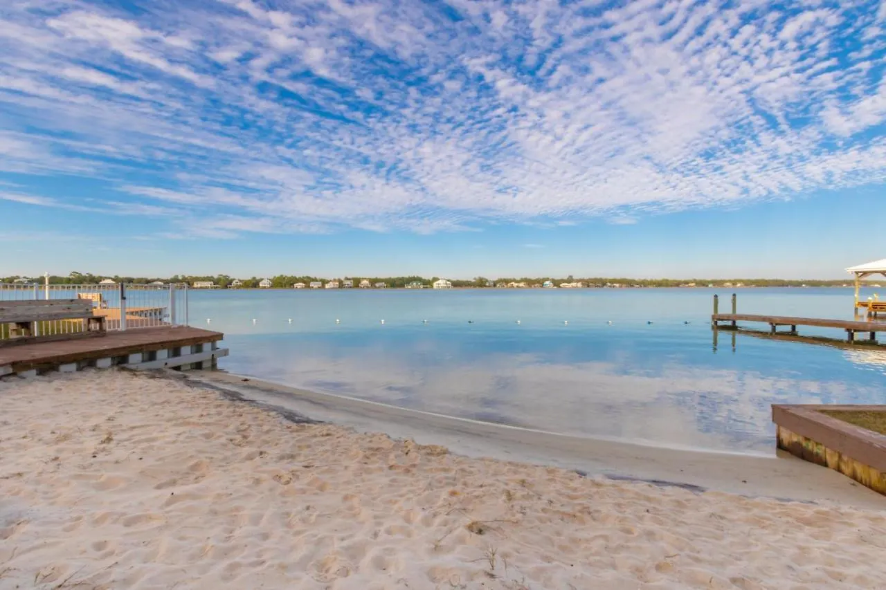 Apartment Compass Point 108 *