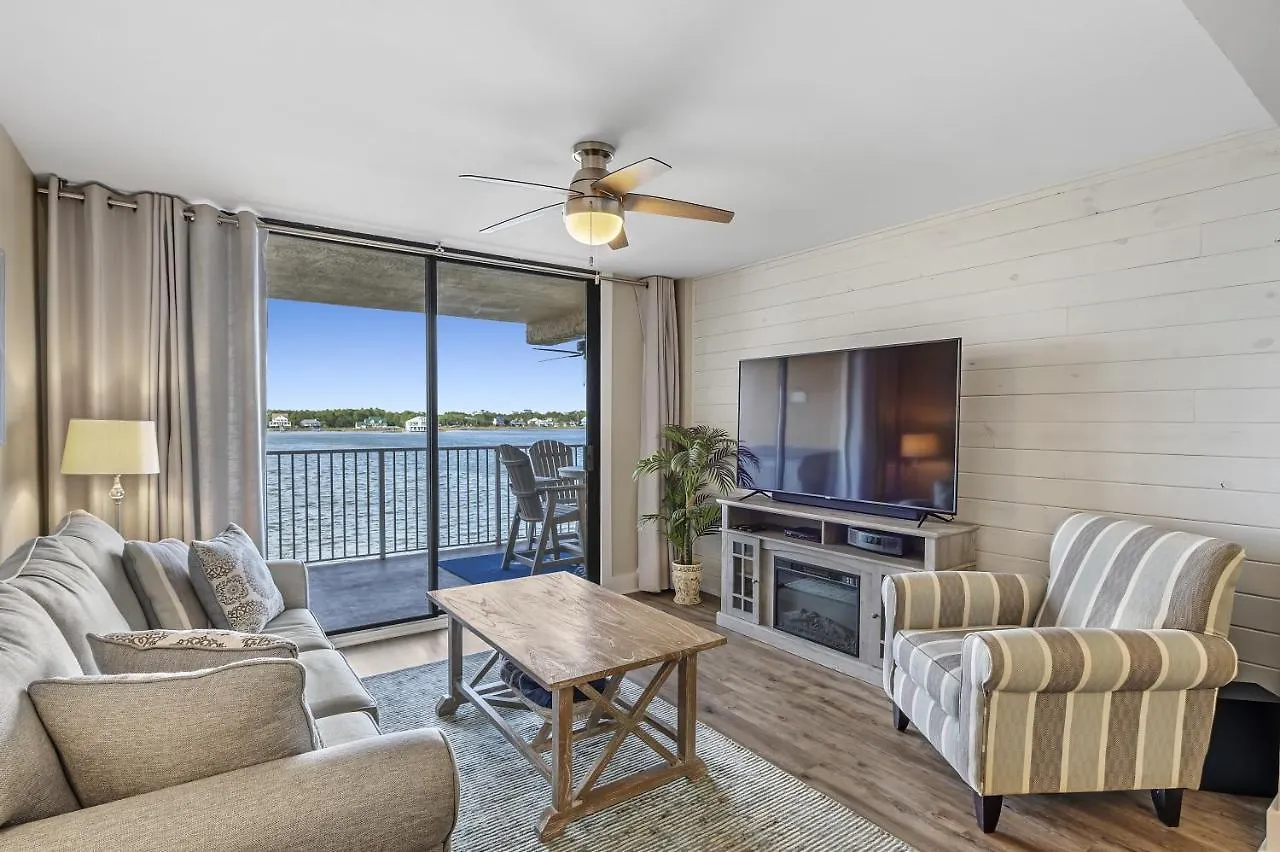 Compass Point Unit 208