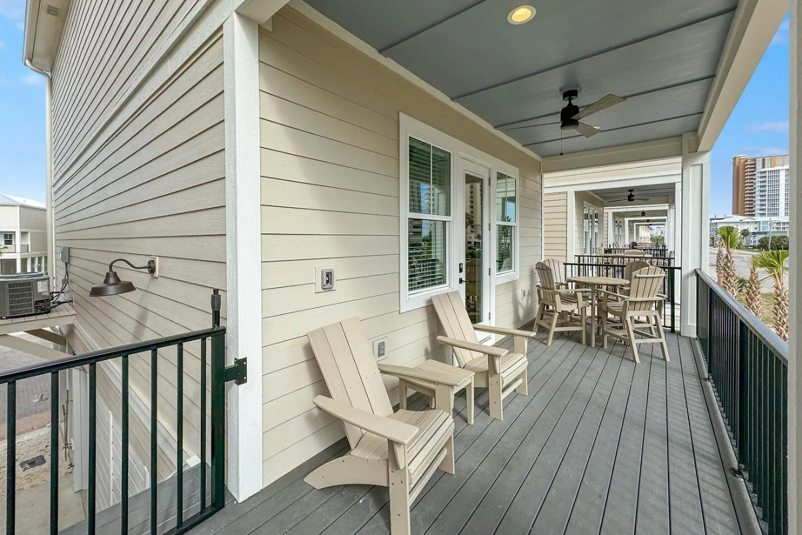 New Listing! Luxury Home, Sleeps 10 W/ Shared Pool Holiday home *