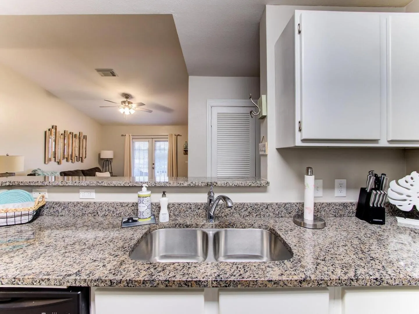 Full W/ Pool & Gym, Sleeps 4 Holiday home Gulf Shores