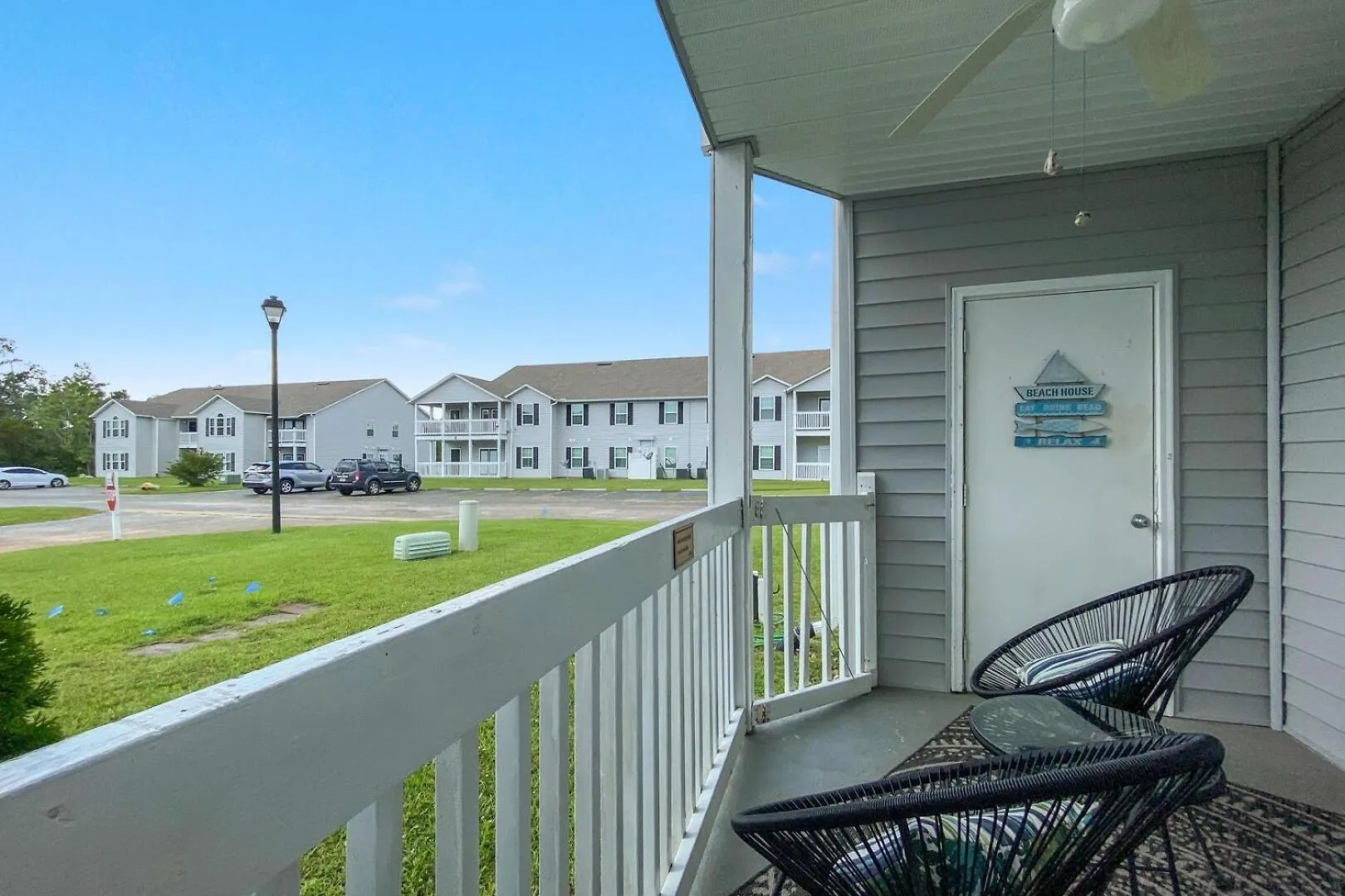 Holiday home Updated, Ground Floor Unit W/ Pool & Gym, Sleeps 6