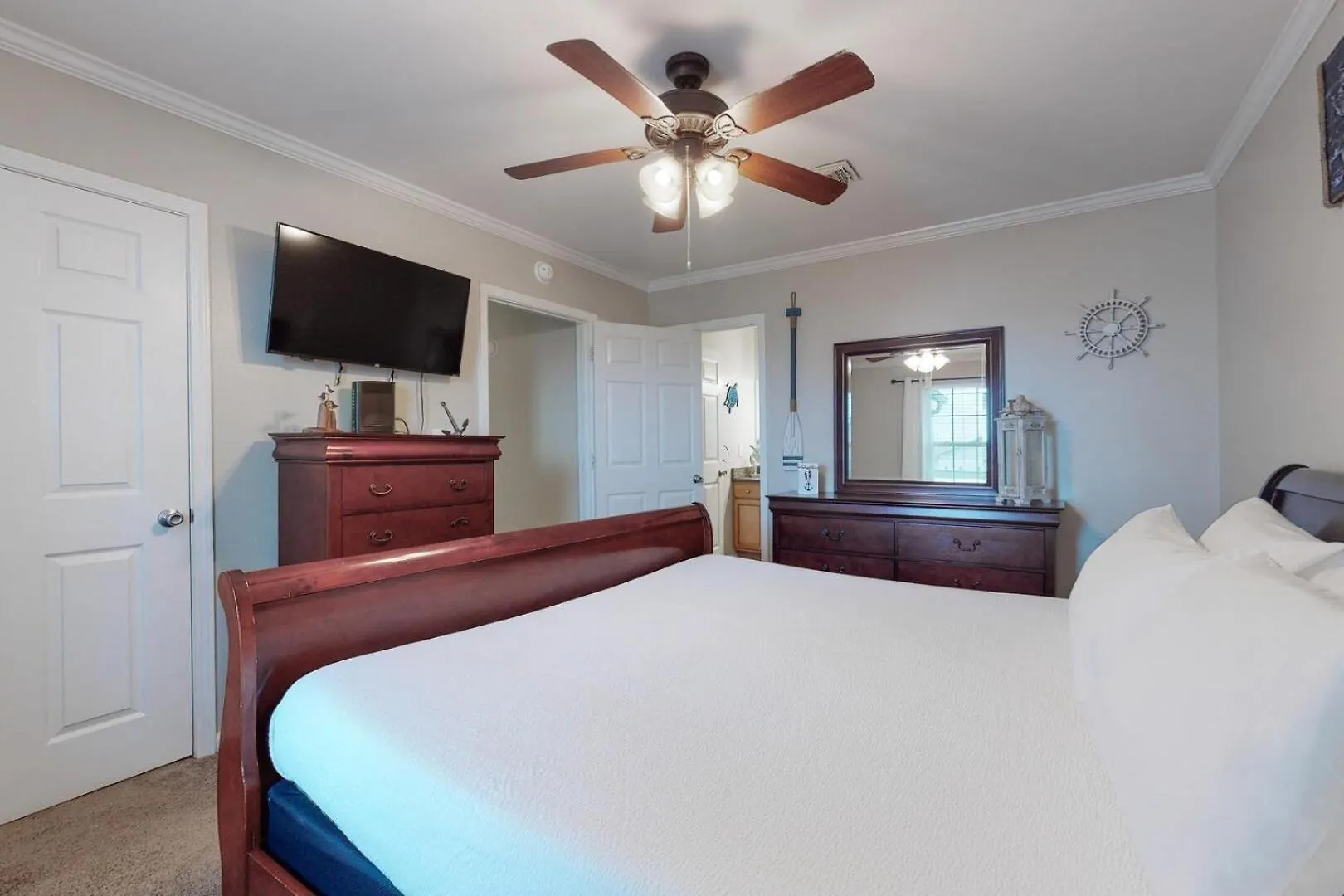 2br/2ba Full W/ Pool & Gym, Sleeps 6 Holiday home Gulf Shores