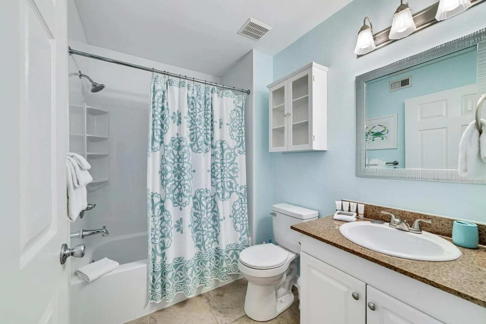 Holiday home Updated, Ground Floor Unit W/ Pool & Gym, Sleeps 6