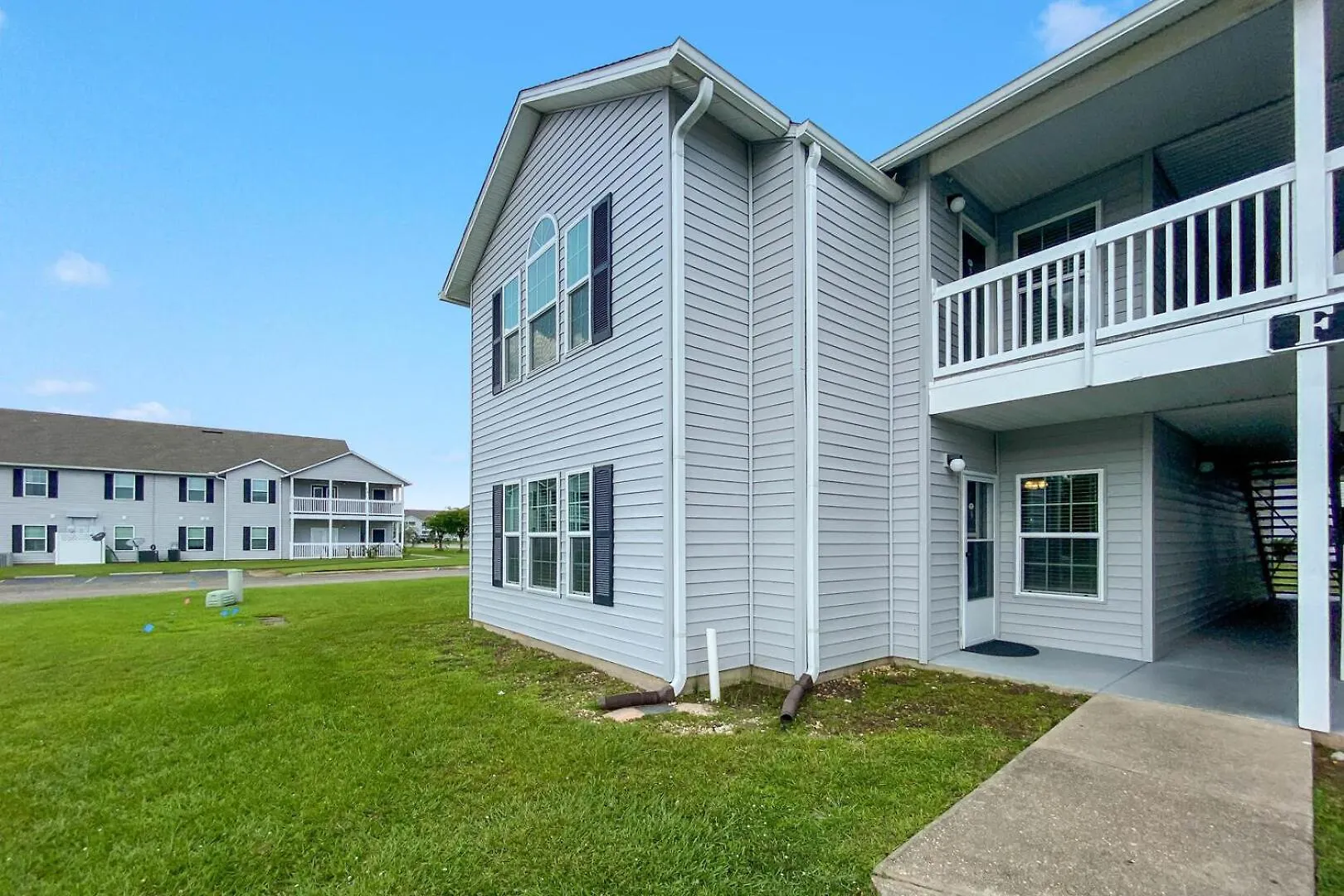 Holiday home Updated, Ground Floor Unit W/ Pool & Gym, Sleeps 6 *