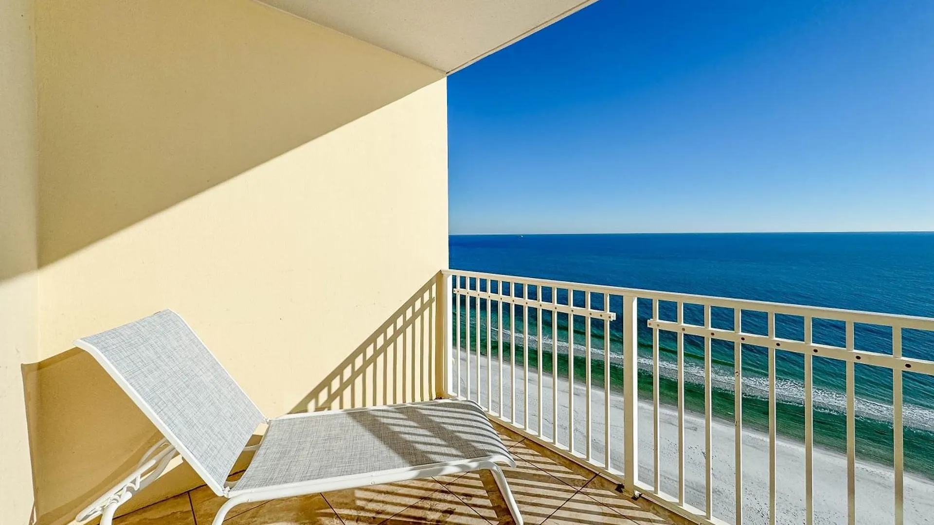 Crystal Shores Unit 1407 Holiday home Gulf Shores